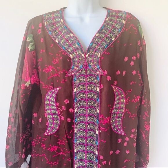 ORNATE FLOWY ASIAN SEQUIN EMBROIDERED DRESS - Picture 3 of 7